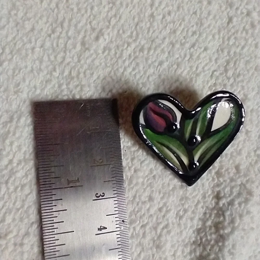 Clay art hand painted heart ❤️ tulip 🌷 flower 🌼 🌹 floral brooch - Picture 3 of 3